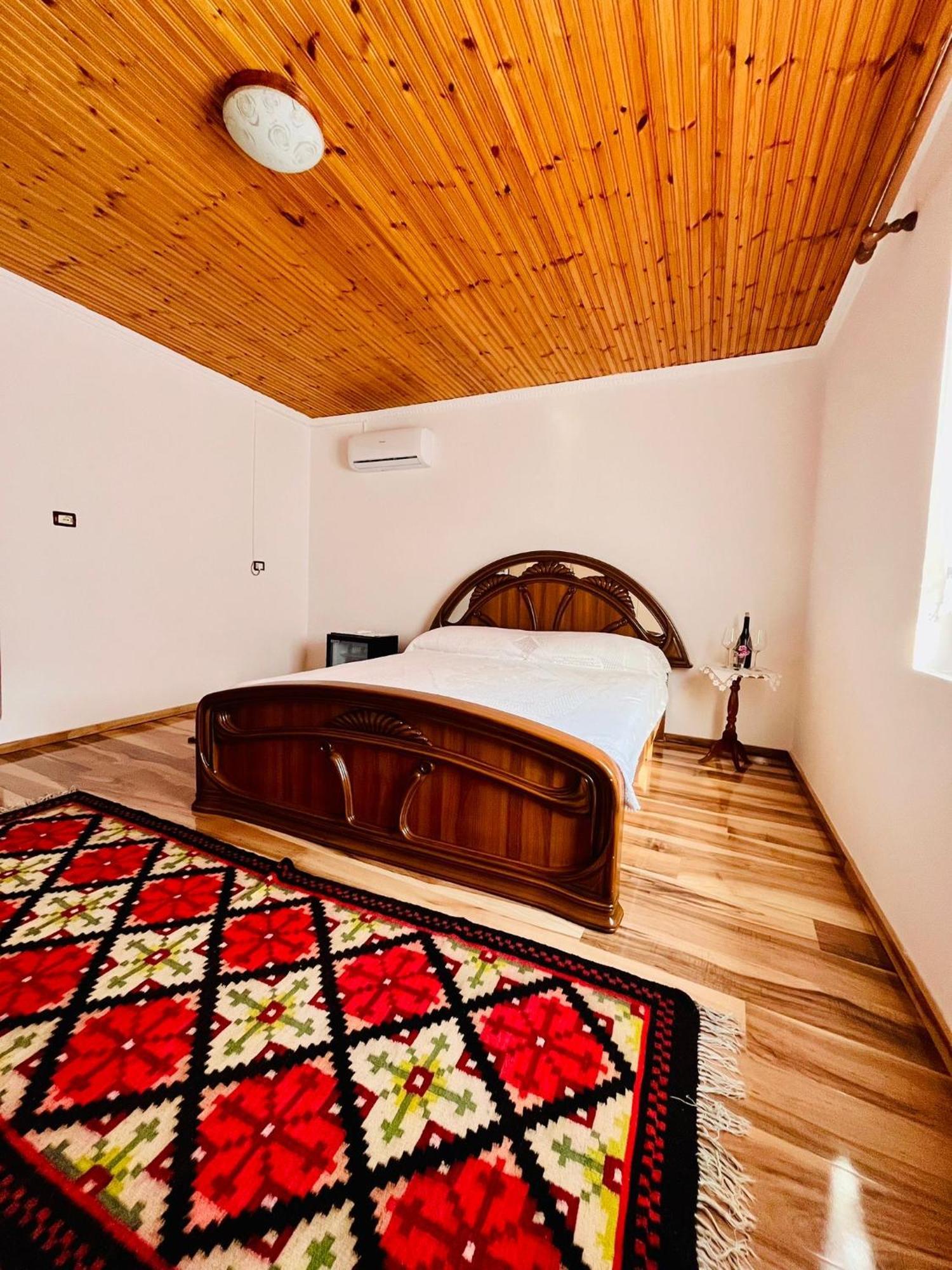 Nena'S Dashe House Берат Экстерьер фото